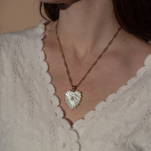 Load image into Gallery viewer, Malene Mother Of Pearl Paperclip Necklace THATCH