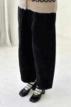 Load image into Gallery viewer, Corduroy Arc Pant - Black Le Bon Shoppe