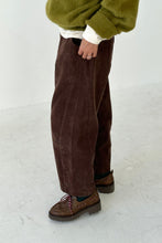 Load image into Gallery viewer, Corduroy Arc Pant - Chocolate Le Bon Shoppe