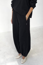 Load image into Gallery viewer, Balloon Pants - Black Le Bon Shoppe