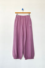 Load image into Gallery viewer, Balloon Pants - Dusty Lilac Le Bon Shoppe