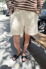 Load image into Gallery viewer, City Shorts - Naturel Le Bon Shoppe