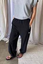 Load image into Gallery viewer, Balloon Pants - Black Le Bon Shoppe