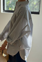 Load image into Gallery viewer, Striped Light Weight Owen Shirt - Denim Stripe On White Le Bon Shoppe