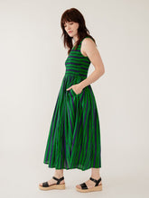 Load image into Gallery viewer, Lily V-Neck Sleeveless Dress Emerald Mata Traders
