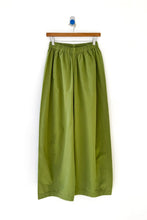 Load image into Gallery viewer, Parachute Pants - ARTICHOKE Le Bon Shoppe