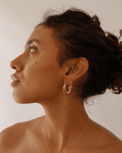 Load image into Gallery viewer, Golden Earrings May Martin 
