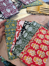 Load image into Gallery viewer, Maelu Candlelight Holiday Weekend - Free to attend! Maelu Designs 
