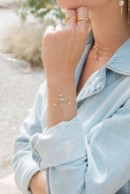 Load image into Gallery viewer, Three Pearl Bracelet May Martin 
