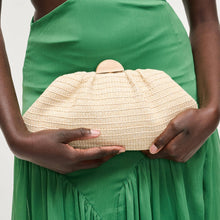 Load image into Gallery viewer, Dorothea Clutch Urban Expressions 
