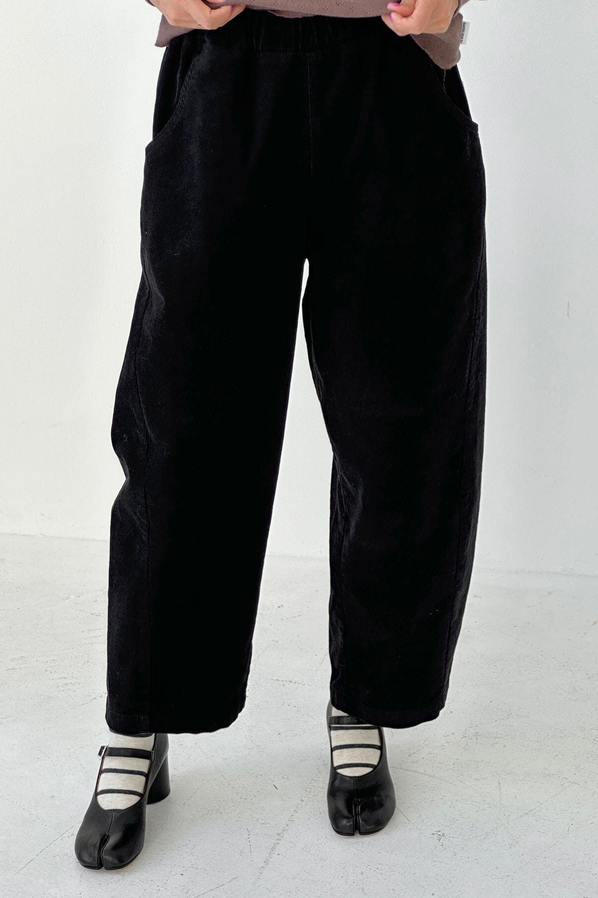 Corduroy Arc Pant - Black Le Bon Shoppe 