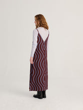 Load image into Gallery viewer, Psicodelic Stripes all over fluid dress
