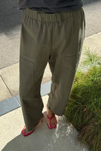 Load image into Gallery viewer, Gardener's Pants - Army Green Le Bon Shoppe 
