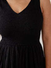 Load image into Gallery viewer, Lily V-Neck Sleeveless Dress Black Mata Traders 
