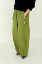 Load image into Gallery viewer, Parachute Pants - ARTICHOKE Le Bon Shoppe 
