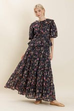 Load image into Gallery viewer, FLORAL OVERSIZED COLLAR BLOUSE Aureum 
