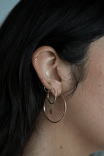 Load image into Gallery viewer, Petite Hoops May Martin 
