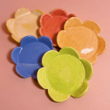Load image into Gallery viewer, Flower Power Dish Lai Ceramics 
