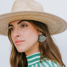 Load image into Gallery viewer, Black Tile Earrings Sunshine Tienda 

